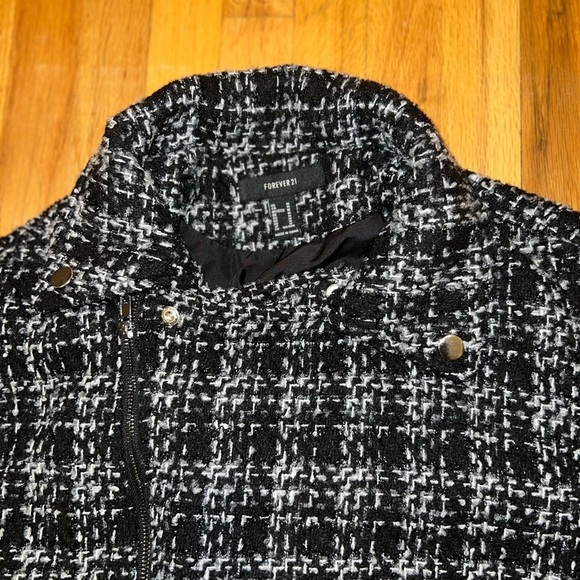 Forever 21 Tweed Jacket in Black & White - Size Medium - Picture 5 of 16